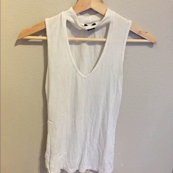 WHITE RUE21 CUT-OUT TOP - Picture 2 of 3